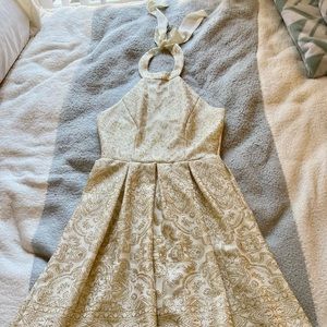 Homecoming or 8th grade formal dance 💃🏻                    Size 8